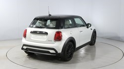 2022 (72) MINI HATCHBACK 1.5 Cooper Exclusive Premium 3dr Auto 5308396