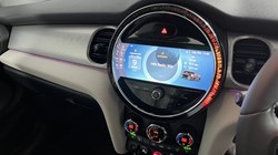 2022 (72) MINI HATCHBACK 1.5 Cooper Exclusive Premium 3dr Auto 5160074