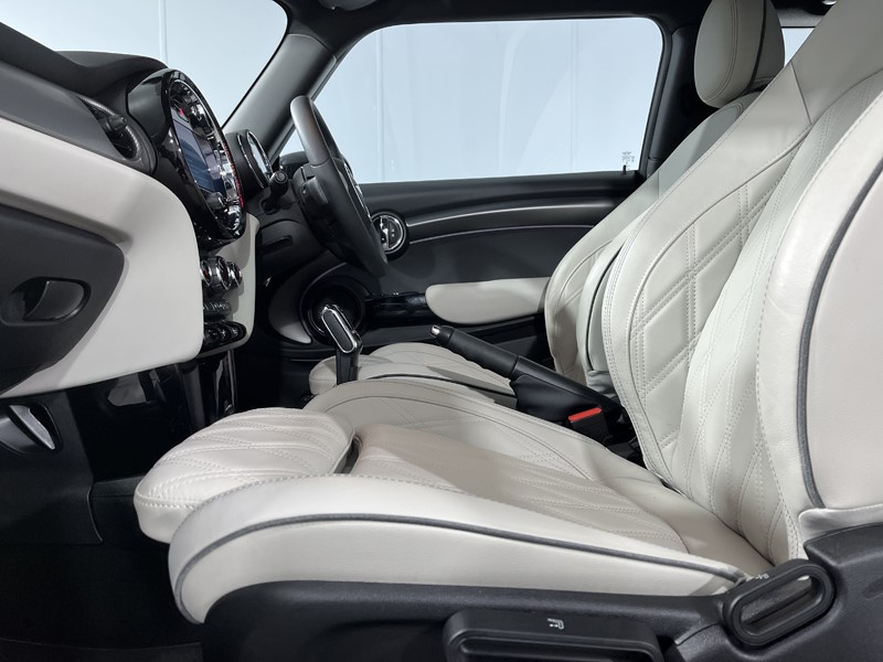 2022 (72) MINI HATCHBACK 1.5 Cooper Exclusive Premium 3dr Auto 5160100