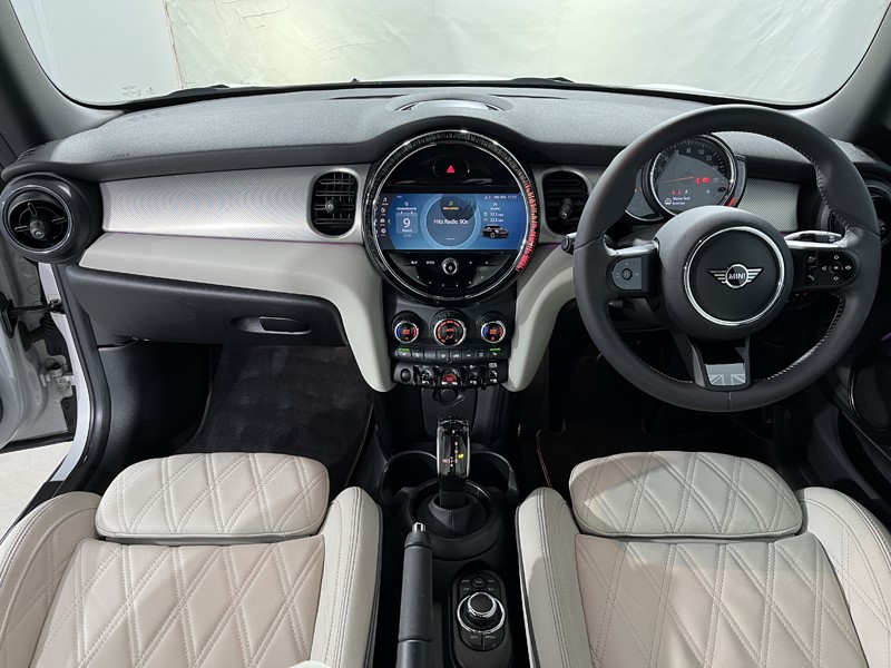 2022 (72) MINI HATCHBACK 1.5 Cooper Exclusive Premium 3dr Auto 5308359