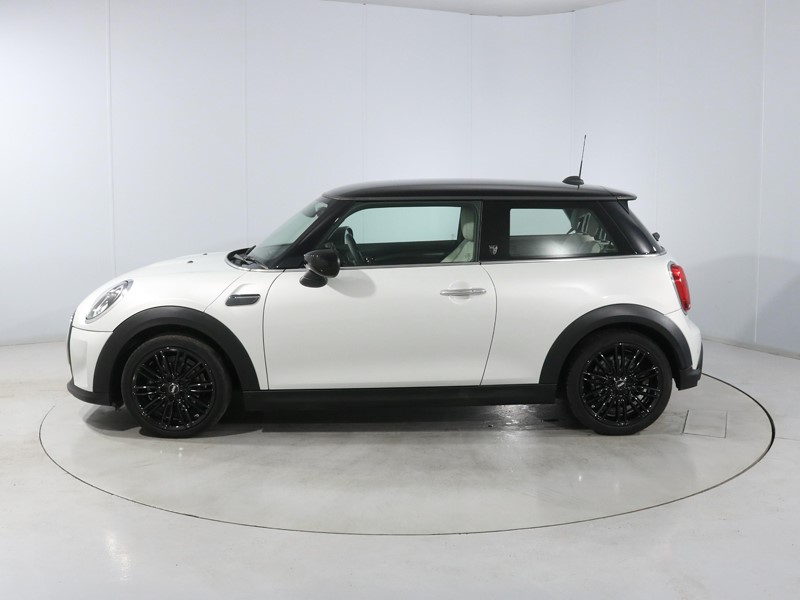 2022 (72) MINI HATCHBACK 1.5 Cooper Exclusive Premium 3dr Auto 5308397