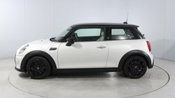 2022 (72) MINI HATCHBACK 1.5 Cooper Exclusive Premium 3dr Auto 5308397