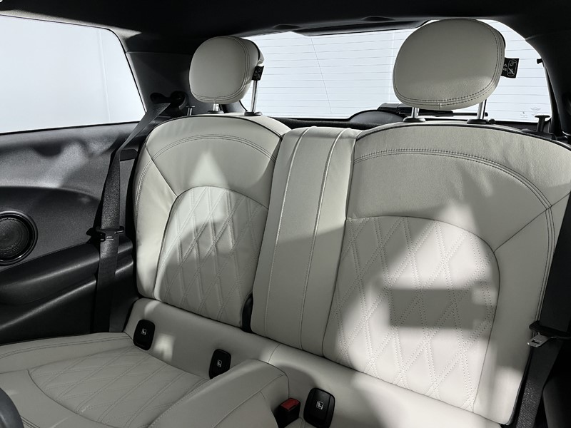 2022 (72) MINI HATCHBACK 1.5 Cooper Exclusive Premium 3dr Auto 5308367