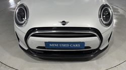 2022 (72) MINI HATCHBACK 1.5 Cooper Exclusive Premium 3dr Auto 5308392