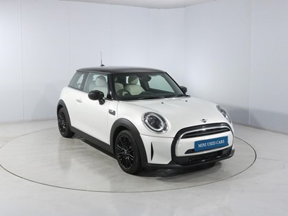 2022 (72) MINI HATCHBACK 1.5 Cooper Exclusive Premium 3dr Auto