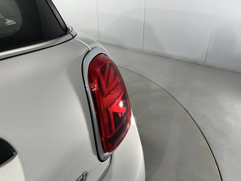 2022 (72) MINI HATCHBACK 1.5 Cooper Exclusive Premium 3dr Auto 5160105