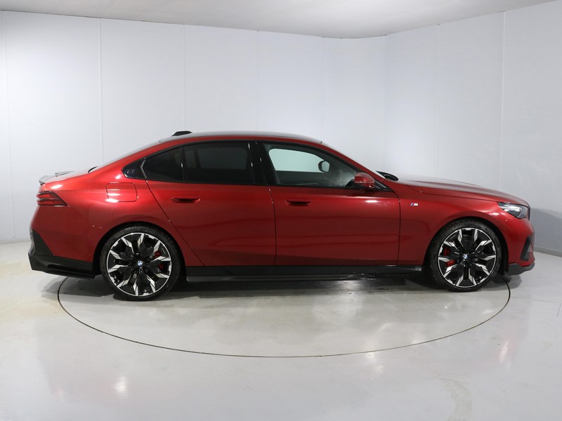 2026 (26) BMW I5 250kW eDr40 M Sport Pro 84kWh 4dr Auto Tech PLUS/Comf PLUS 5601397