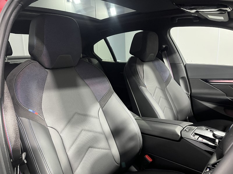 2026 (26) BMW I5 250kW eDr40 M Sport Pro 84kWh 4dr Auto Tech PLUS/Comf PLUS 5601405
