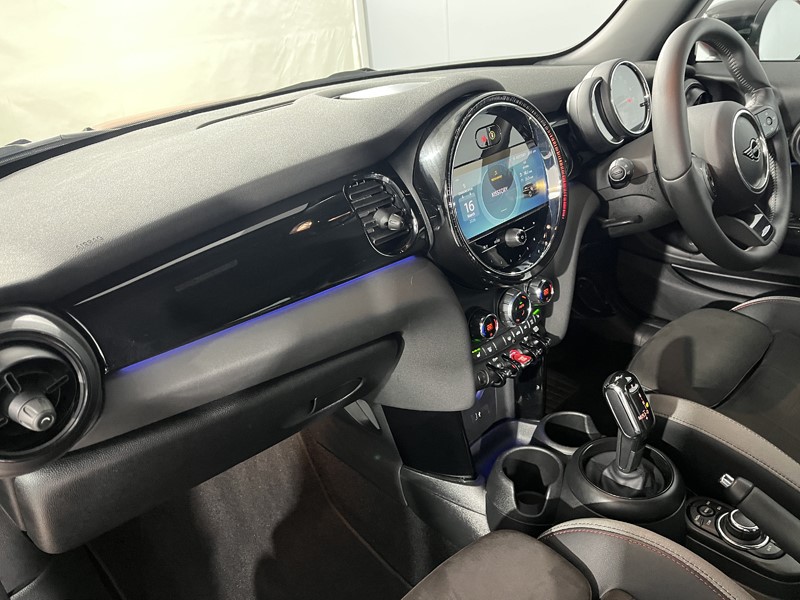 2023 (72) MINI HATCHBACK 1.5 Cooper Sport 3dr Auto 5188058