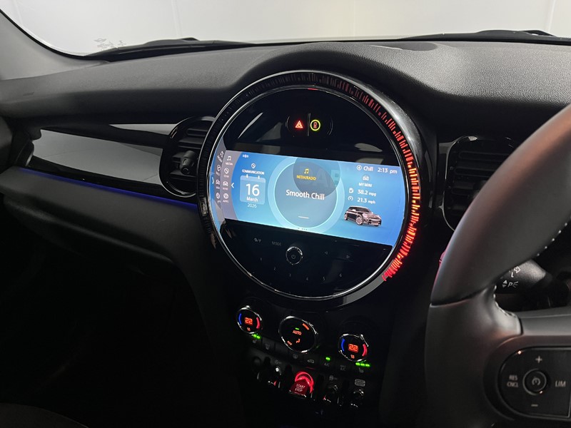 2023 (72) MINI HATCHBACK 1.5 Cooper Sport 3dr Auto 5188059