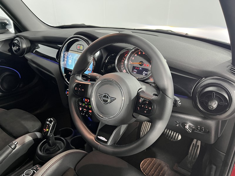 2023 (72) MINI HATCHBACK 1.5 Cooper Sport 3dr Auto 5188057