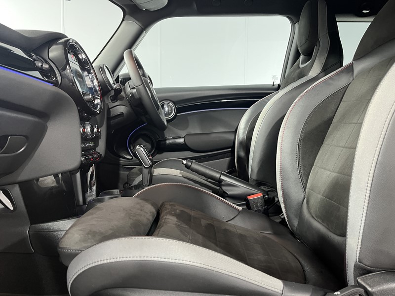 2023 (72) MINI HATCHBACK 1.5 Cooper Sport 3dr Auto 5188085