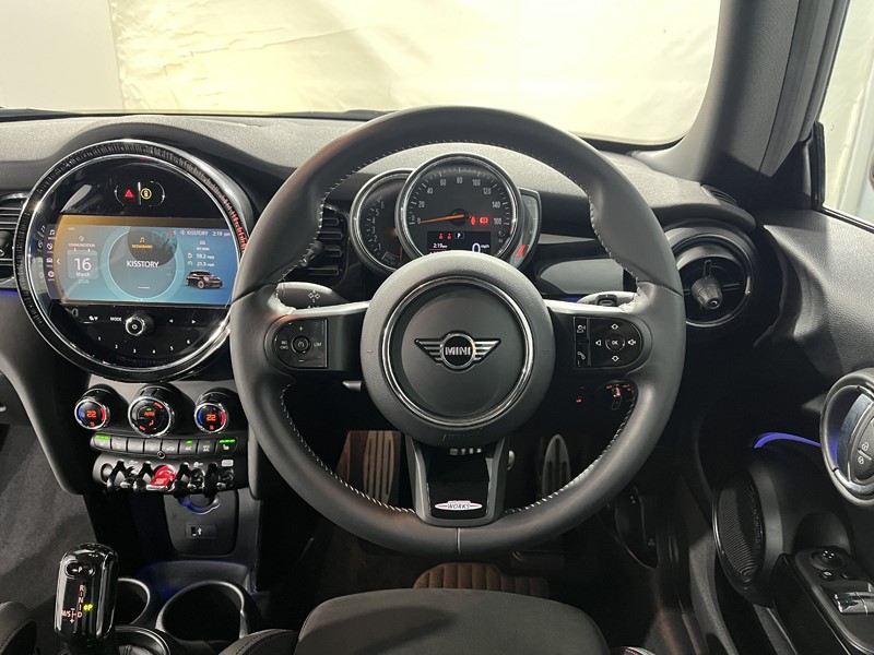 2023 (72) MINI HATCHBACK 1.5 Cooper Sport 3dr Auto 5188056