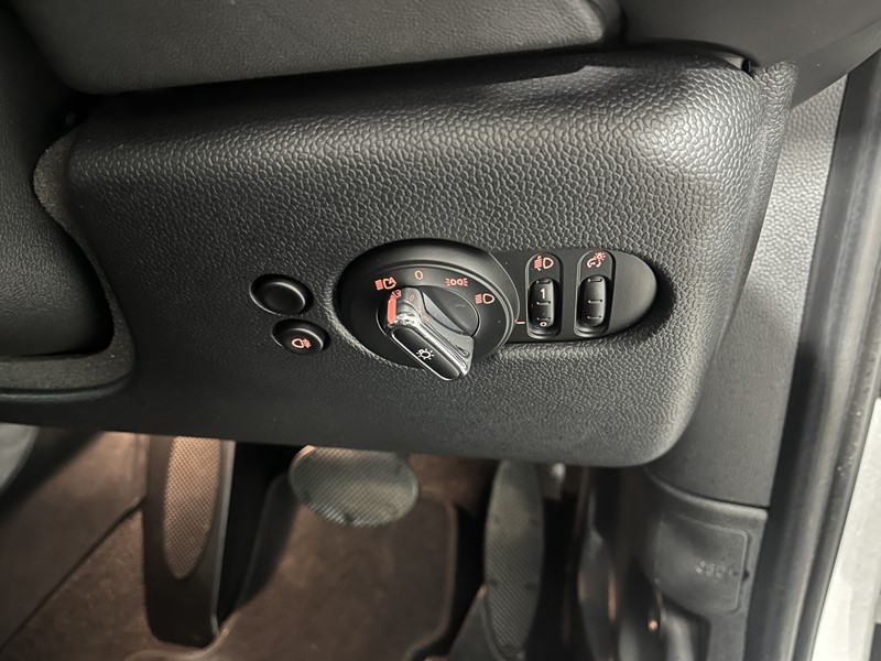 2023 (23) MINI HATCHBACK 1.5 Cooper Classic Premium 5dr Auto 5197530