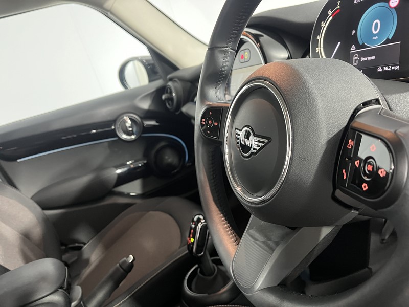 2023 (23) MINI HATCHBACK 1.5 Cooper Classic Premium 5dr Auto 5197531