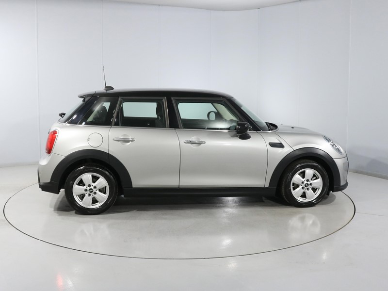 2023 (23) MINI HATCHBACK 1.5 Cooper Classic Premium 5dr Auto 5197513