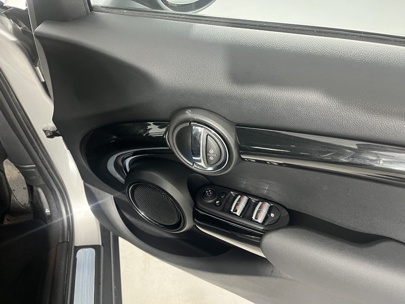 2023 (23) MINI HATCHBACK 1.5 Cooper Classic Premium 5dr Auto 5197529