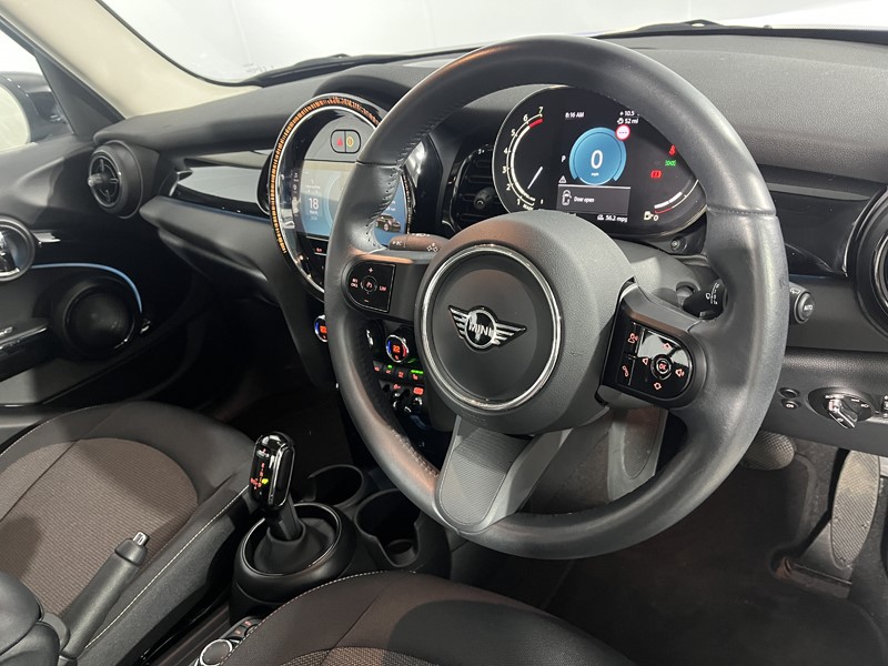 2023 (23) MINI HATCHBACK 1.5 Cooper Classic Premium 5dr Auto 5197516