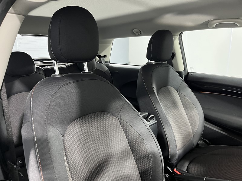 2022 (22) MINI HATCHBACK 1.5 Cooper Classic 3dr Auto 5169794