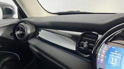 2022 (22) MINI HATCHBACK 1.5 Cooper Classic 3dr Auto 5169808