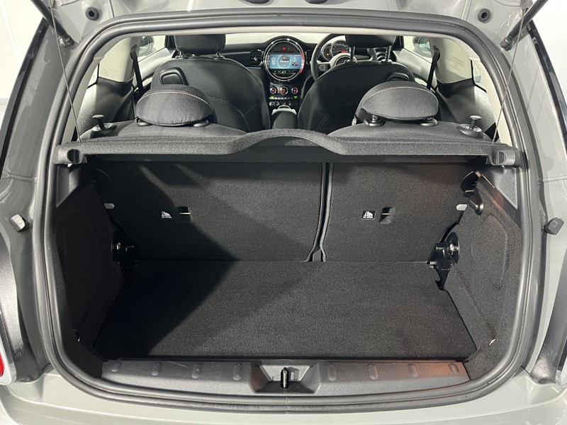 2022 (22) MINI HATCHBACK 1.5 Cooper Classic 3dr Auto 5169796