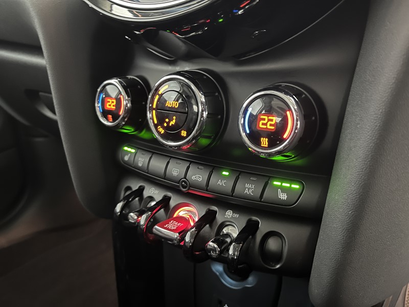 2022 (22) MINI HATCHBACK 1.5 Cooper Classic 3dr Auto 5169813