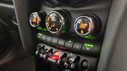 2022 (22) MINI HATCHBACK 1.5 Cooper Classic 3dr Auto 5169813