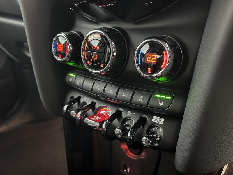 2022 (72) MINI HATCHBACK 1.5 Cooper Sport 3dr Auto 5170181