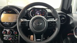 2022 (72) MINI HATCHBACK 1.5 Cooper Sport 3dr Auto 5170156