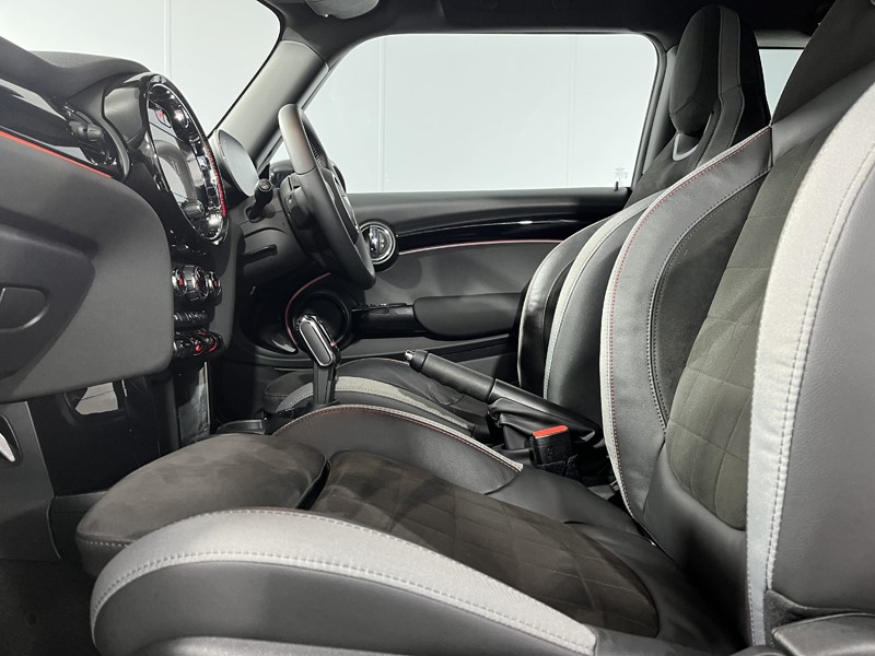 2022 (72) MINI HATCHBACK 1.5 Cooper Sport 3dr Auto 5170185