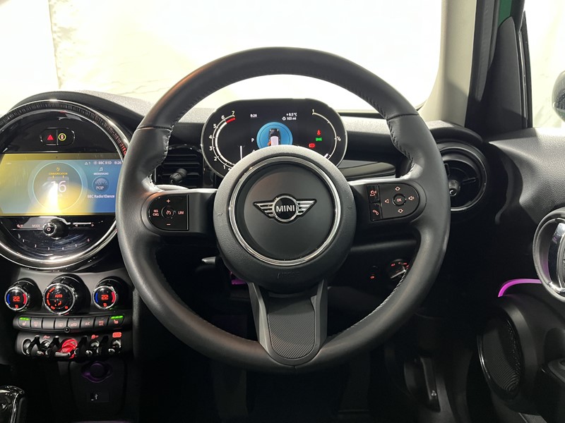 2024 (73) MINI HATCHBACK 1.5 Cooper Classic Premium 5dr Auto 5188175