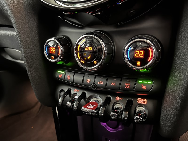 2024 (73) MINI HATCHBACK 1.5 Cooper Classic Premium 5dr Auto 5188199