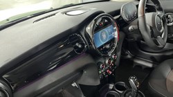 2024 (73) MINI HATCHBACK 1.5 Cooper Classic Premium 5dr Auto 5188177