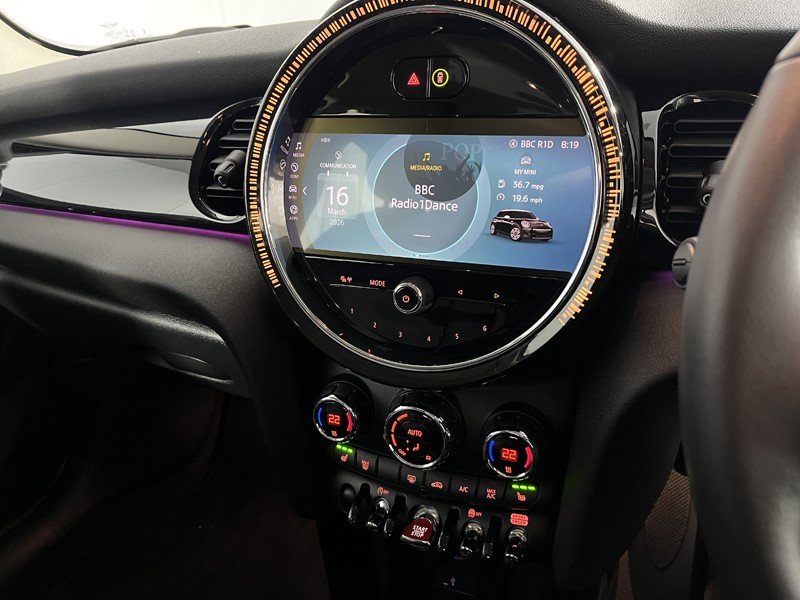 2024 (73) MINI HATCHBACK 1.5 Cooper Classic Premium 5dr Auto 5188178