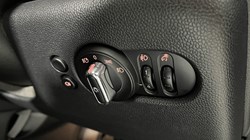 2022 (22) MINI HATCHBACK 1.5 Cooper Classic 3dr 5197571