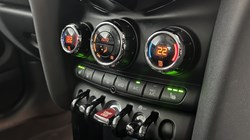 2022 (22) MINI HATCHBACK 1.5 Cooper Classic 3dr 5197581