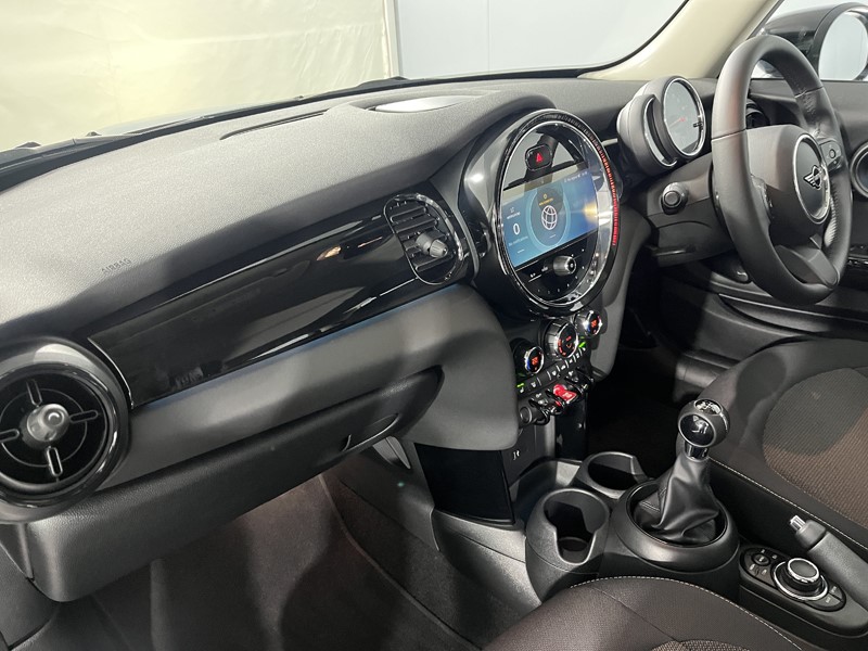 2022 (22) MINI HATCHBACK 1.5 Cooper Classic 3dr 5197558