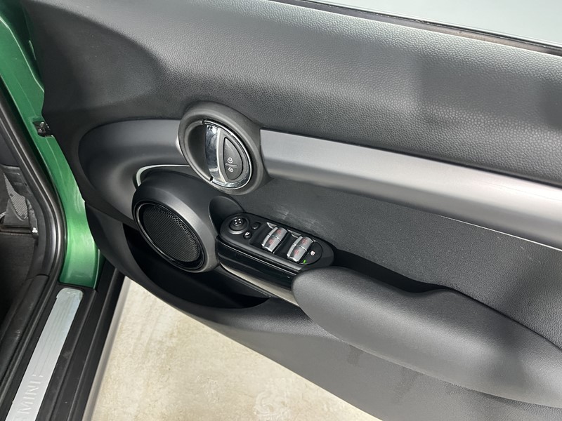 2022 (22) MINI HATCHBACK 1.5 Cooper Exclusive 5dr Auto 5187885