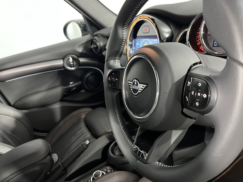 2022 (22) MINI HATCHBACK 1.5 Cooper Exclusive 5dr Auto 5187887