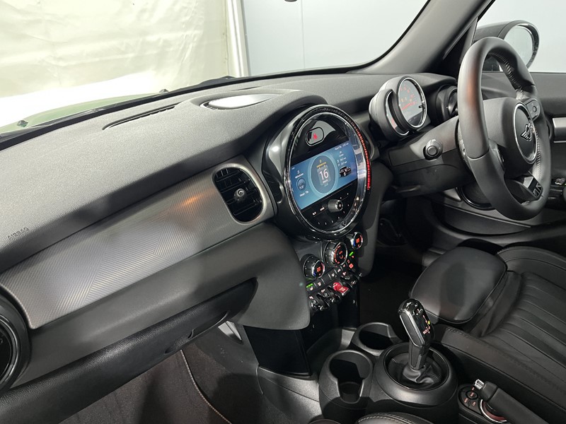 2022 (22) MINI HATCHBACK 1.5 Cooper Exclusive 5dr Auto 5187873