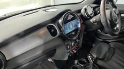 2022 (22) MINI HATCHBACK 1.5 Cooper Exclusive 5dr Auto 5187873