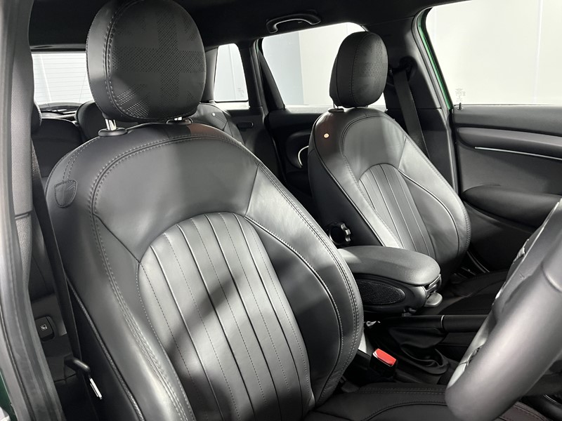 2022 (22) MINI HATCHBACK 1.5 Cooper Exclusive 5dr Auto 5187877