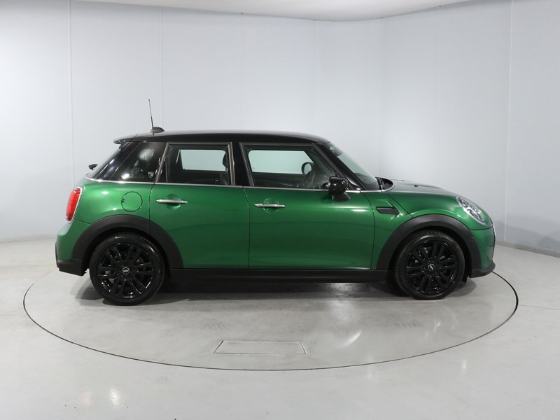 2022 (22) MINI HATCHBACK 1.5 Cooper Exclusive 5dr Auto 5187869
