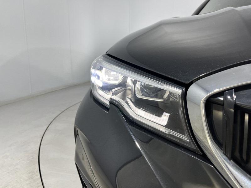 2022 (22) BMW 3 SERIES 320i xDrive M Sport 4dr Step Auto 5180327