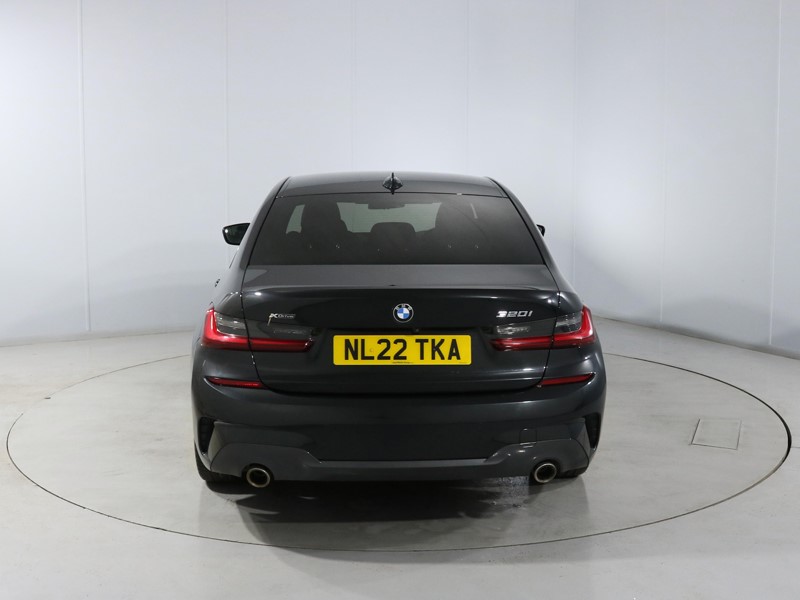 2022 (22) BMW 3 SERIES 320i xDrive M Sport 4dr Step Auto 5180301