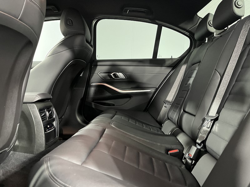 2022 (22) BMW 3 SERIES 320i xDrive M Sport 4dr Step Auto 5180323