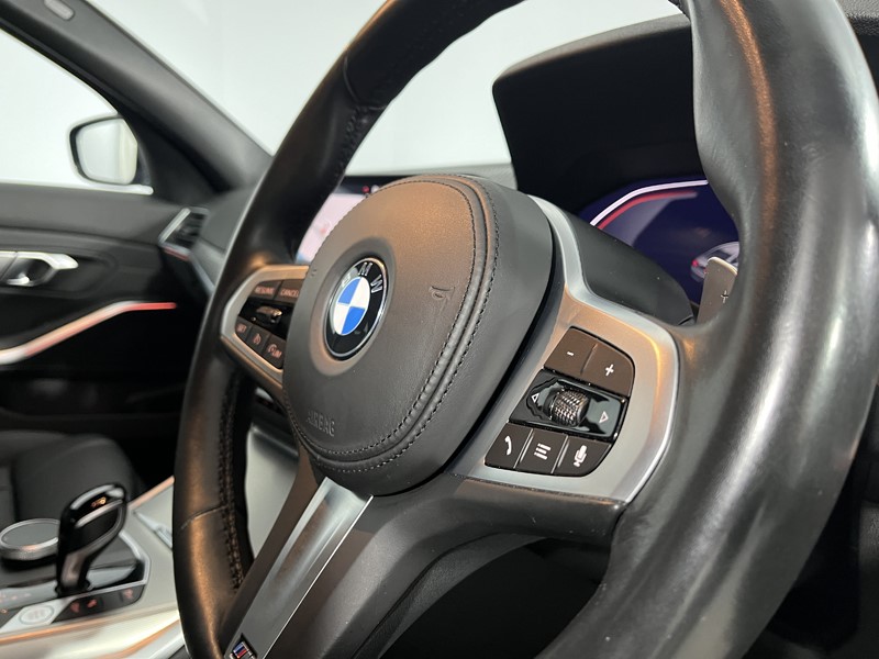 2022 (22) BMW 3 SERIES 320i xDrive M Sport 4dr Step Auto 5180308