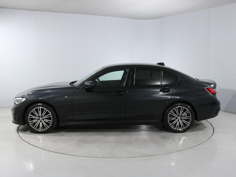 2022 (22) BMW 3 SERIES 320i xDrive M Sport 4dr Step Auto 5180335
