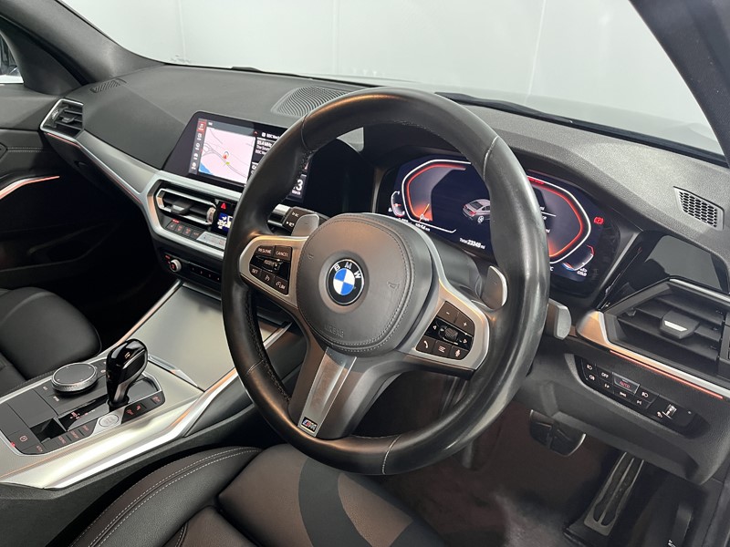 2022 (22) BMW 3 SERIES 320i xDrive M Sport 4dr Step Auto 5180292