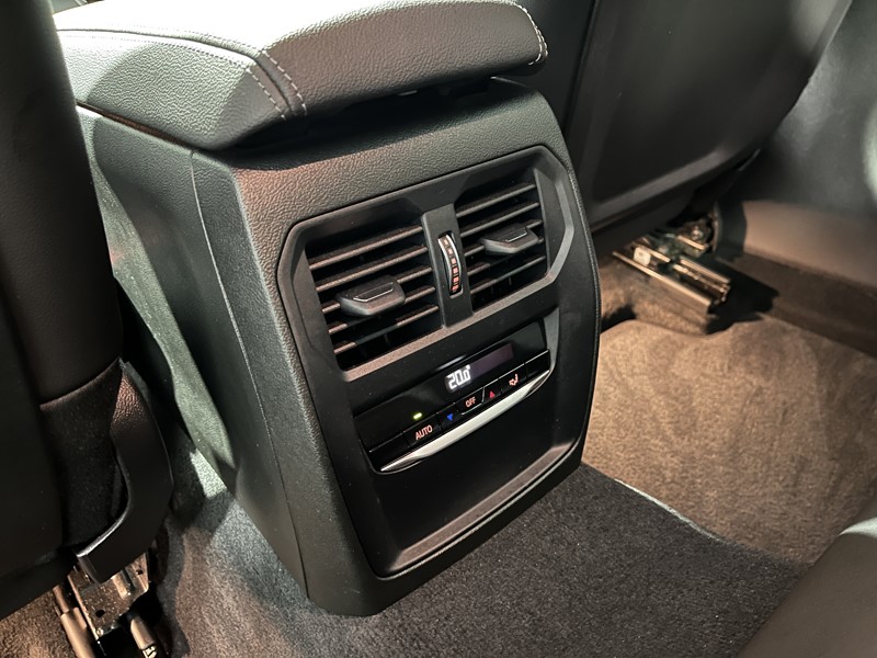 2022 (22) BMW 3 SERIES 320i xDrive M Sport 4dr Step Auto 5180326